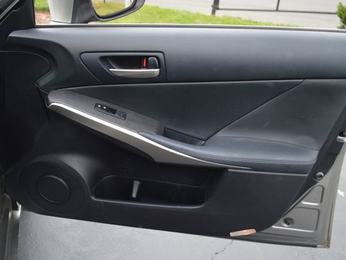 Used 2019 Lexus IS 300 F Sport w/ F Sport Package RWD image 39