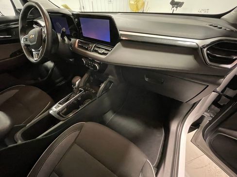 Used 2025 Chevrolet TrailBlazer LT w/ LT Cold Weather Package image 26