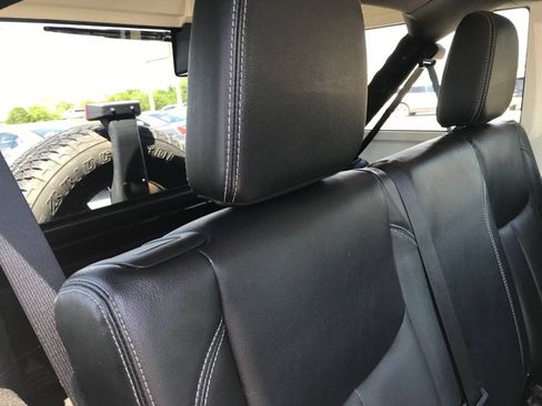 Used 2016 Jeep Wrangler Unlimited Sahara w/ Dual Top Group AWD/4WD image 16