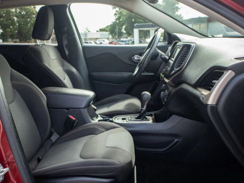 Used 2016 Jeep Cherokee Latitude FWD image 14