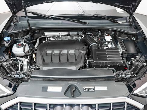 Certified 2024 Audi Q3 2.0T Premium image 3