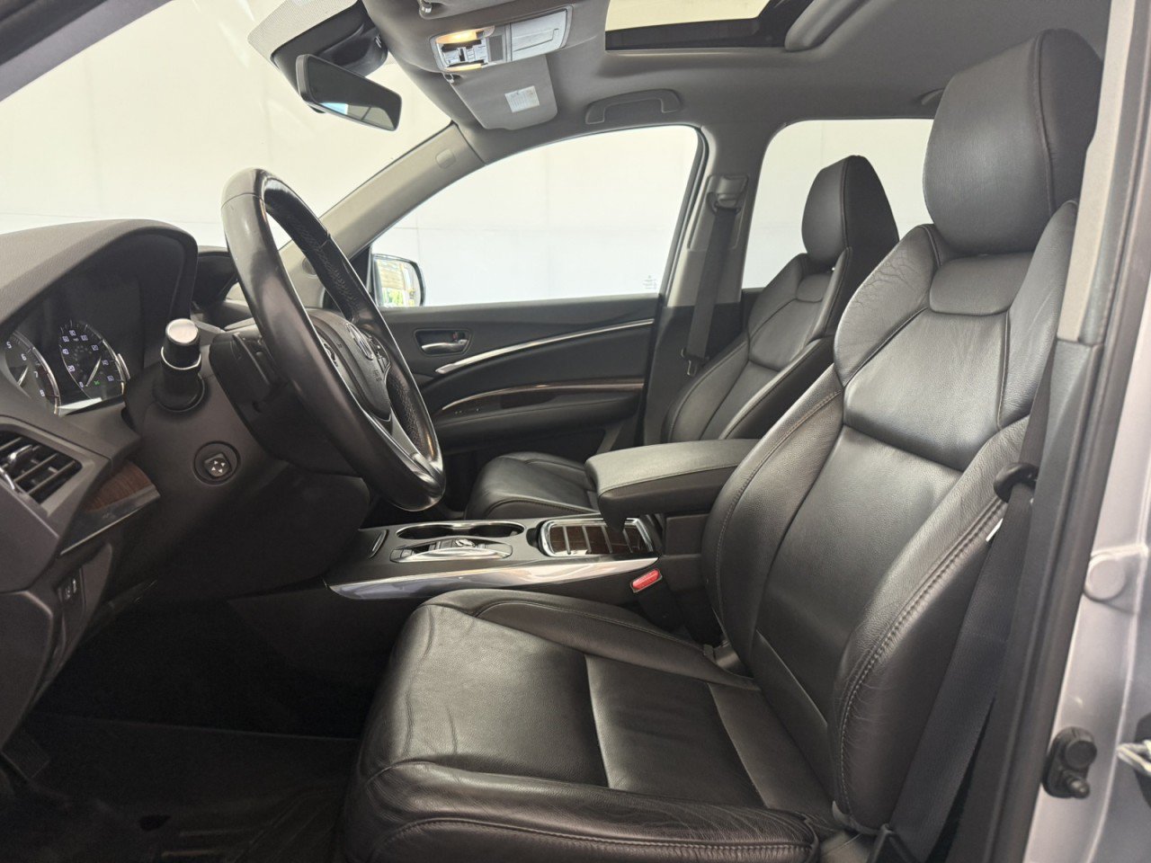 Used 2017 Acura MDX w/ Technology Package AWD/4WD image 18