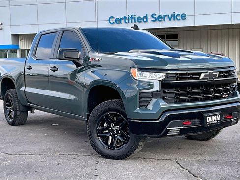 Used 2025 Chevrolet Silverado 1500 LT Trail Boss w/ Convenience Package II image 11