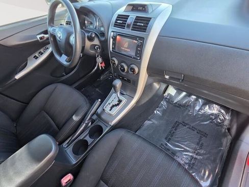 Used 2013 Toyota Corolla S image 30