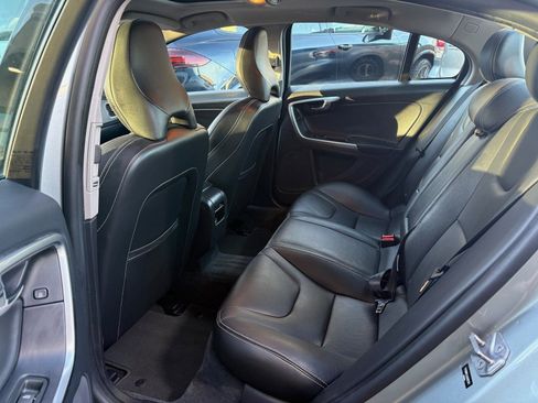 Used 2018 Volvo S60 T5 Dynamic FWD image 19