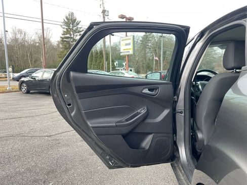 Used 2014 Ford Focus SE image 38