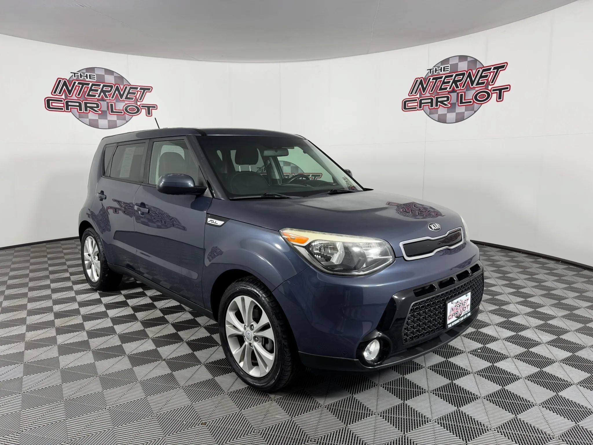 Used 2016 Kia Soul + FWD image 9