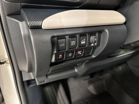 Used 2022 Subaru Forester Limited w/ Popular Package #2 AWD/4WD image 18