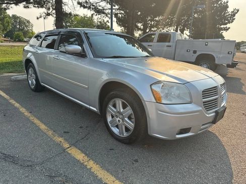 Used 2007 Dodge Magnum SXT w/ Convenience Group III AWD/4WD image 5