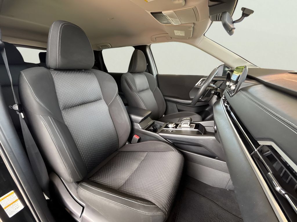 Used 2022 Mitsubishi Outlander ES AWD/4WD image 3
