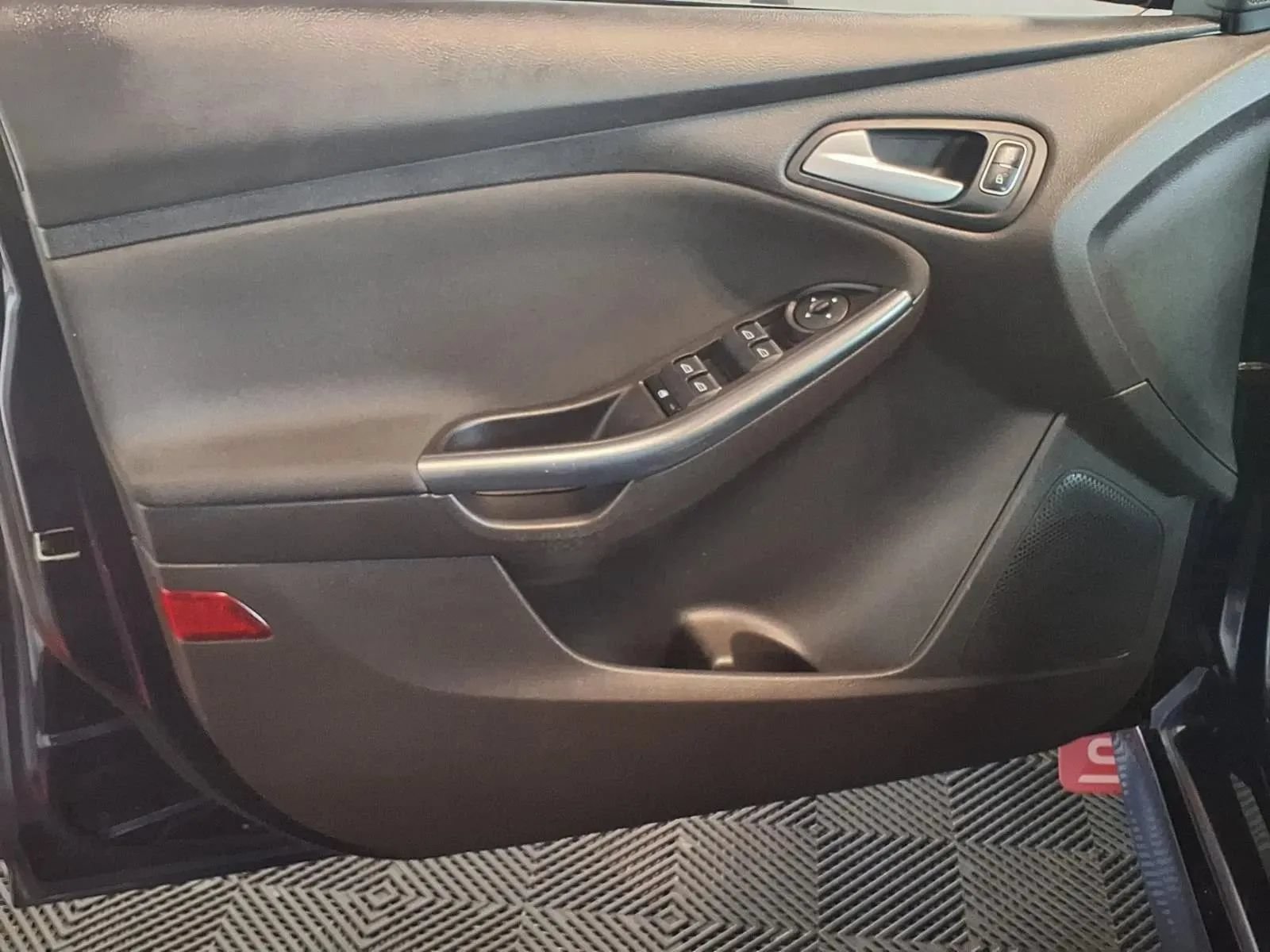 Used 2017 Ford Focus ST w/ Equipment Group 401A FWD image 15
