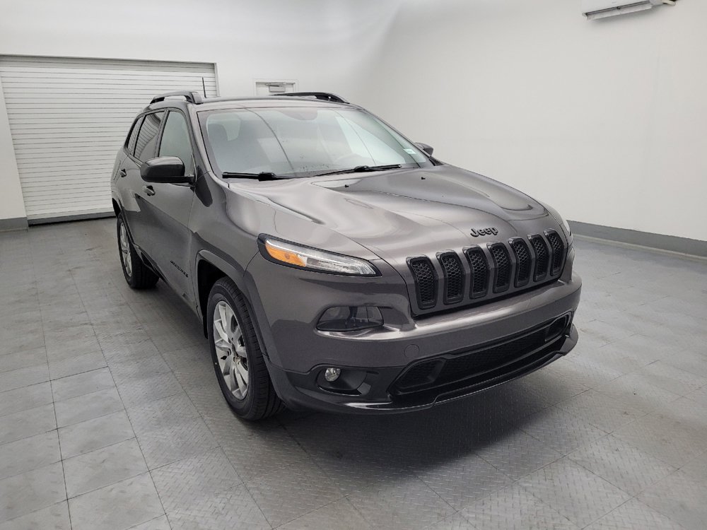 Used 2018 Jeep Cherokee Latitude AWD/4WD image 13