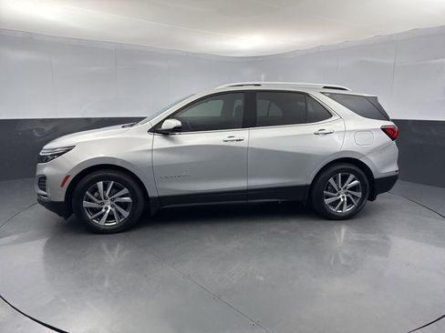 Used 2022 Chevrolet Equinox Premier FWD image 2