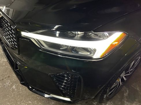 Certified 2025 Volvo XC60 B5 Plus image 4