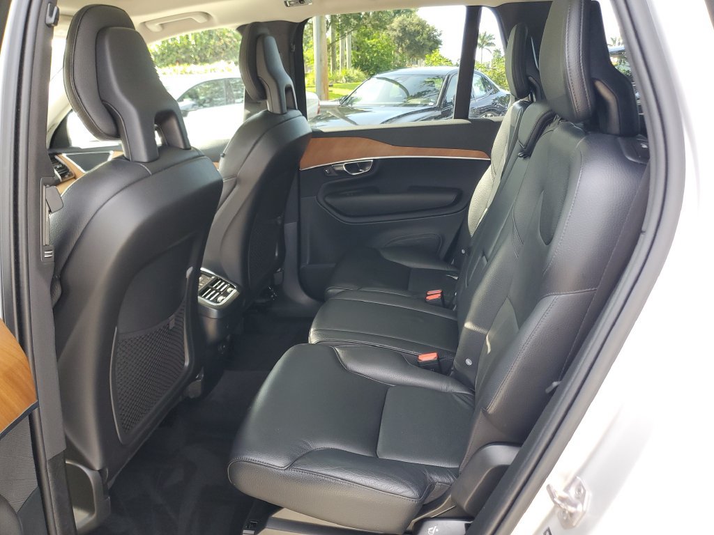 Used 2022 Volvo XC90 T6 Momentum w/ Advanced Package AWD/4WD image 12