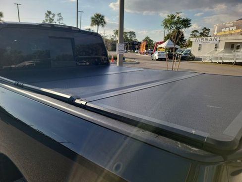 Used 2021 Nissan Titan S image 14