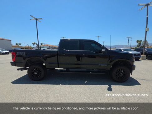 Used 2022 Ford F250 Lariat w/ Black Appearance Package AWD/4WD image 4
