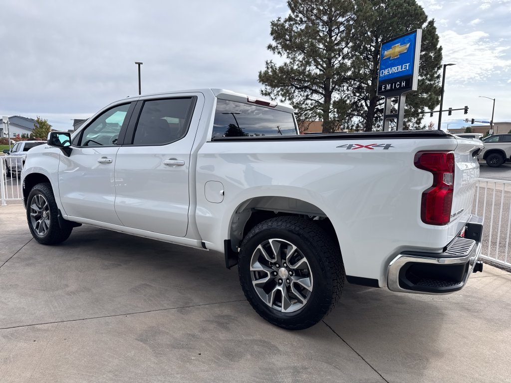 Used 2024 Chevrolet Silverado 1500 LT AWD/4WD image 3