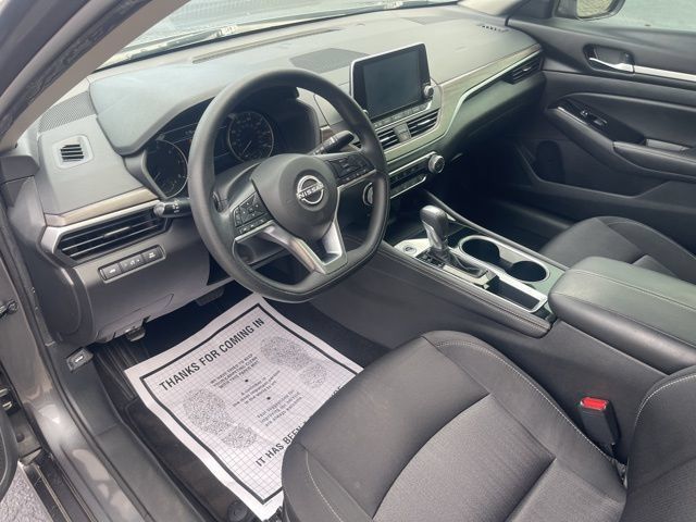 Used 2023 Nissan Altima 2.5 SV FWD image 11