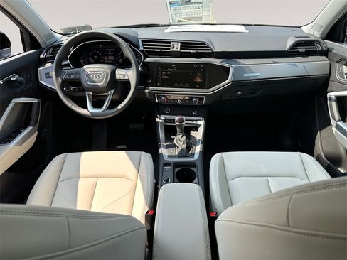 New 2025 Audi Q3 2.0T Premium image 10