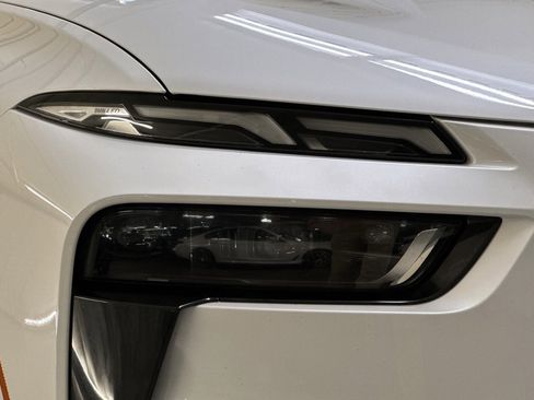 Used 2024 BMW X7 xDrive40i w/ M Sport Package image 11