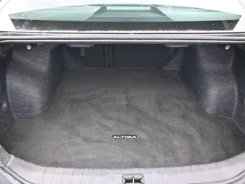 Used 2024 Nissan Altima 2.5 SV image 16