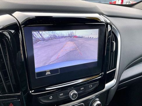 Used 2023 Chevrolet Traverse LT image 17