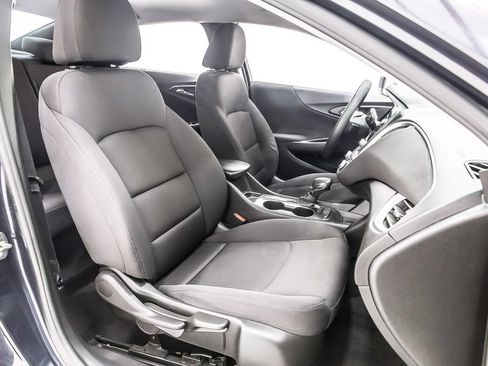 Used 2022 Chevrolet Malibu LS FWD image 33