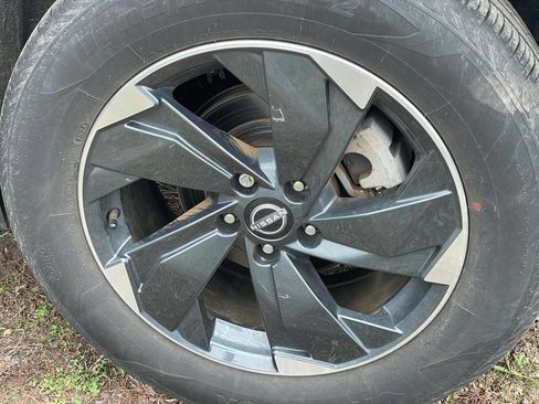 Certified 2024 Nissan Rogue SV AWD/4WD image 23