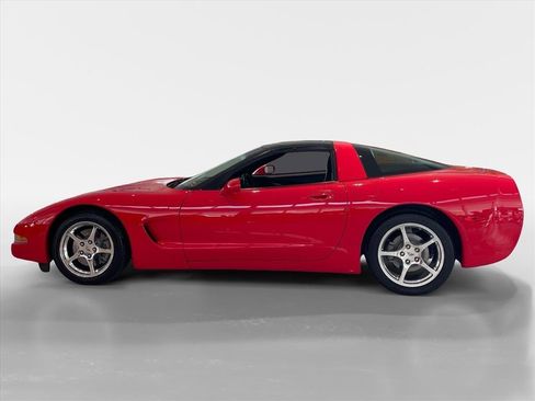 Used 2003 Chevrolet Corvette Coupe w/ Preferred Equipment Group RWD image 4