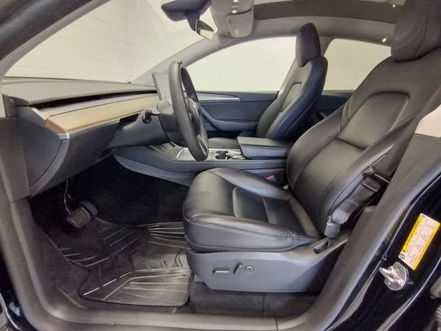 Used 2024 Tesla Model Y Long Range AWD/4WD image 22