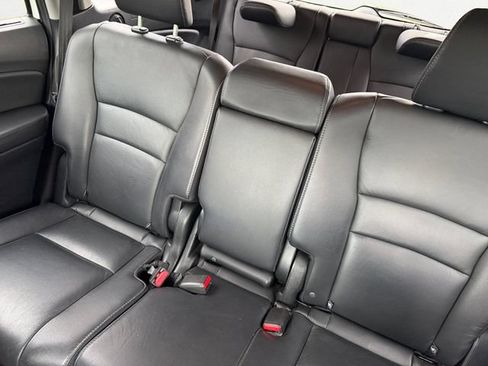 Used 2020 Honda Pilot Touring image 13