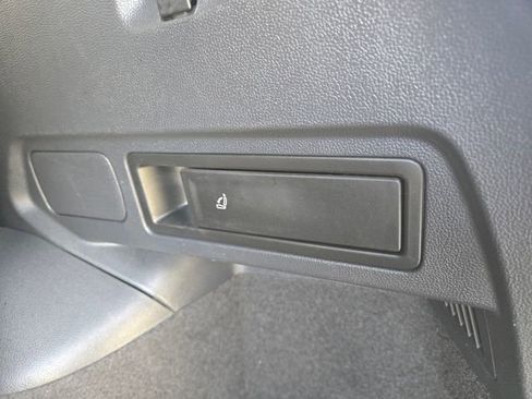 Used 2021 Volkswagen Tiguan SE R-Line image 20