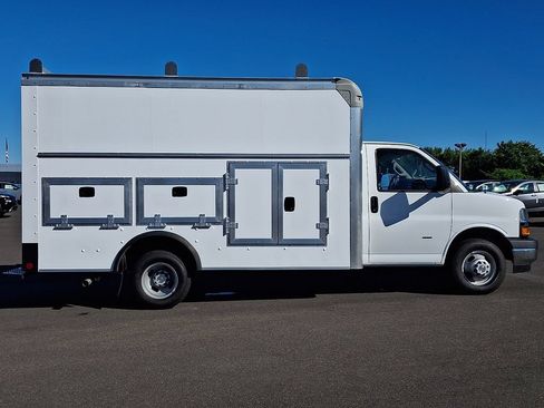 Used 2022 Chevrolet Express 3500 w/ Power Convenience Package RWD image 7