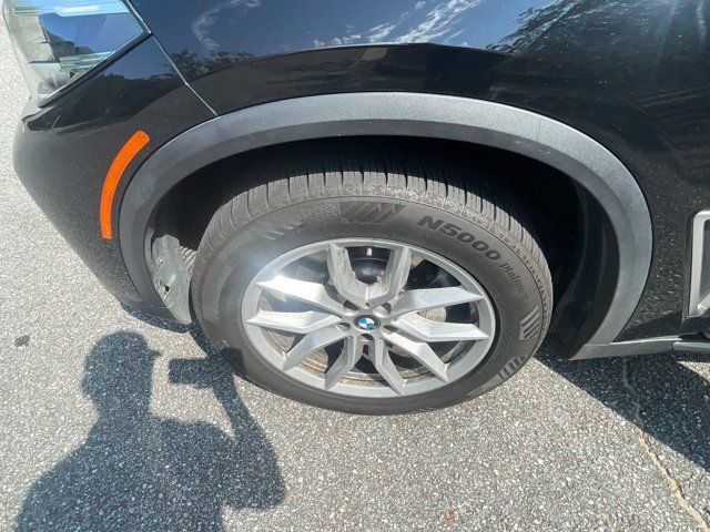 Used 2019 BMW X5 xDrive40i w/ Premium Package 2 AWD/4WD image 12