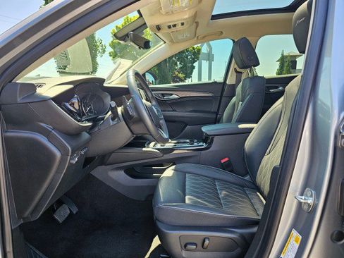 Used 2023 Buick Envision Avenir AWD/4WD image 28