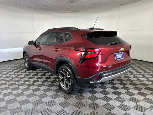 Certified 2024 Chevrolet Trax LT w/ Driver Confidence Package FWD image 8