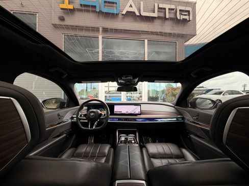 Used 2023 BMW 760i xDrive AWD/4WD image 41