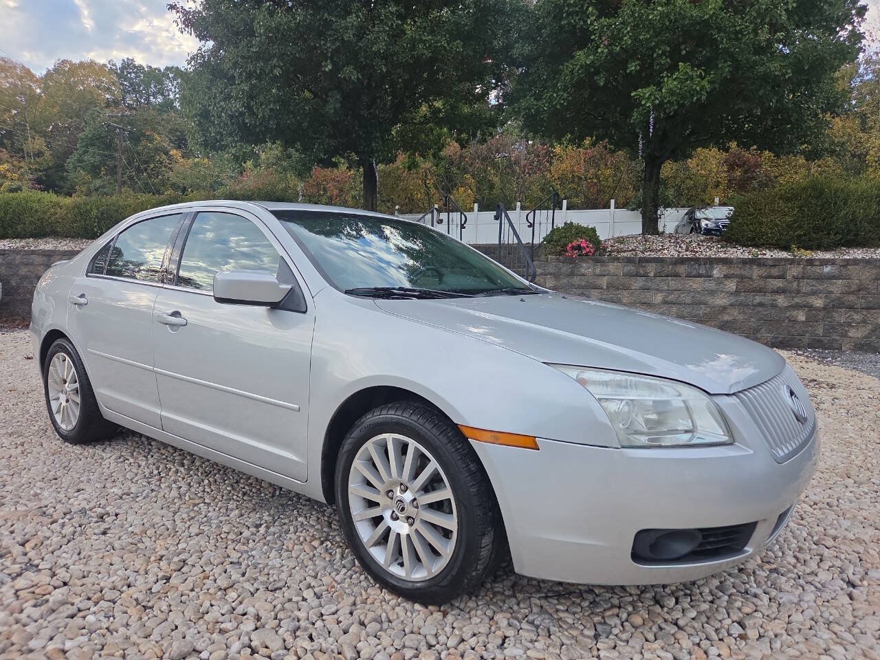 Used 2009 Mercury Milan Premier AWD/4WD image 1