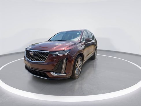 Used 2022 Cadillac XT6 Premium Luxury FWD image 4