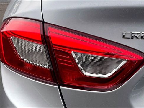 Used 2018 Chevrolet Cruze Premier image 25