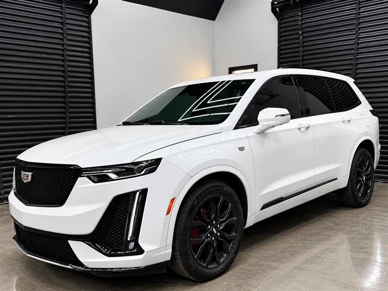 Used 2023 Cadillac XT6 Sport w/ Technology Package AWD/4WD image 2