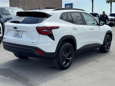 New 2026 Chevrolet Trax LT w/ Driver Confidence Package FWD image 5