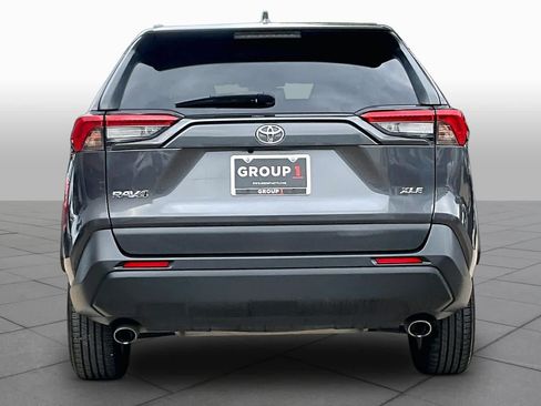 Used 2020 Toyota RAV4 XLE FWD image 5