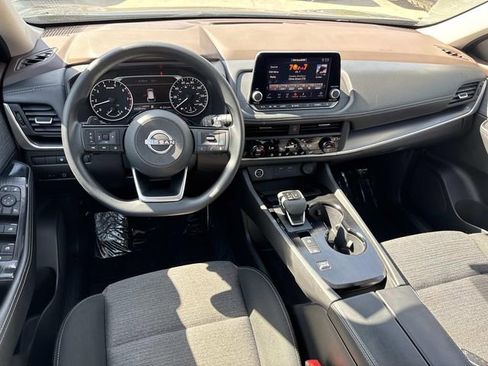 Used 2023 Nissan Rogue SV FWD image 7