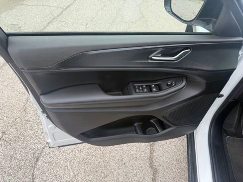 Certified 2023 Jeep Grand Cherokee L Laredo image 21