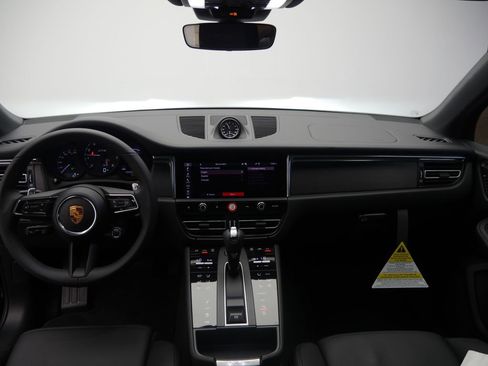 New 2026 Porsche Macan GTS AWD/4WD image 28