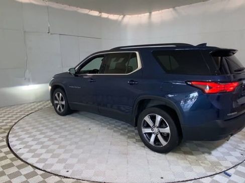 Used 2023 Chevrolet Traverse LT w/ LT Premium Package FWD image 9