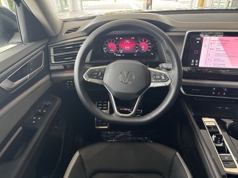 New 2026 Volkswagen Atlas Peak Edition AWD/4WD image 14