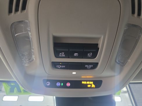 Certified 2023 Buick Envision Essence w/ Sport Touring Package AWD/4WD image 15